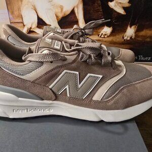 New Balance 997R Men's Shoes U997RHSC Mushroom / Linen Size 12 US NEW